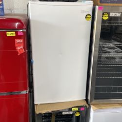 Season Mini Fridge 3. Cu Ft
