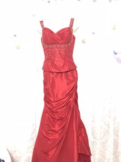 FIESTA FORMAL DRESS SIZE XS 26 inch waist red perfect for these seasons!