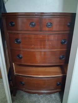 Dresser
