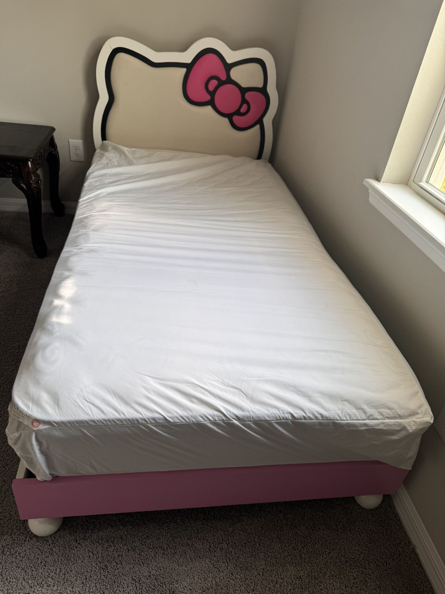 Hello Kitty Bed & Double mattress