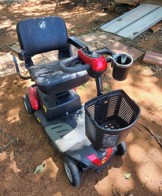 Golden Buzzaround XL Mobility Scooter - Used
