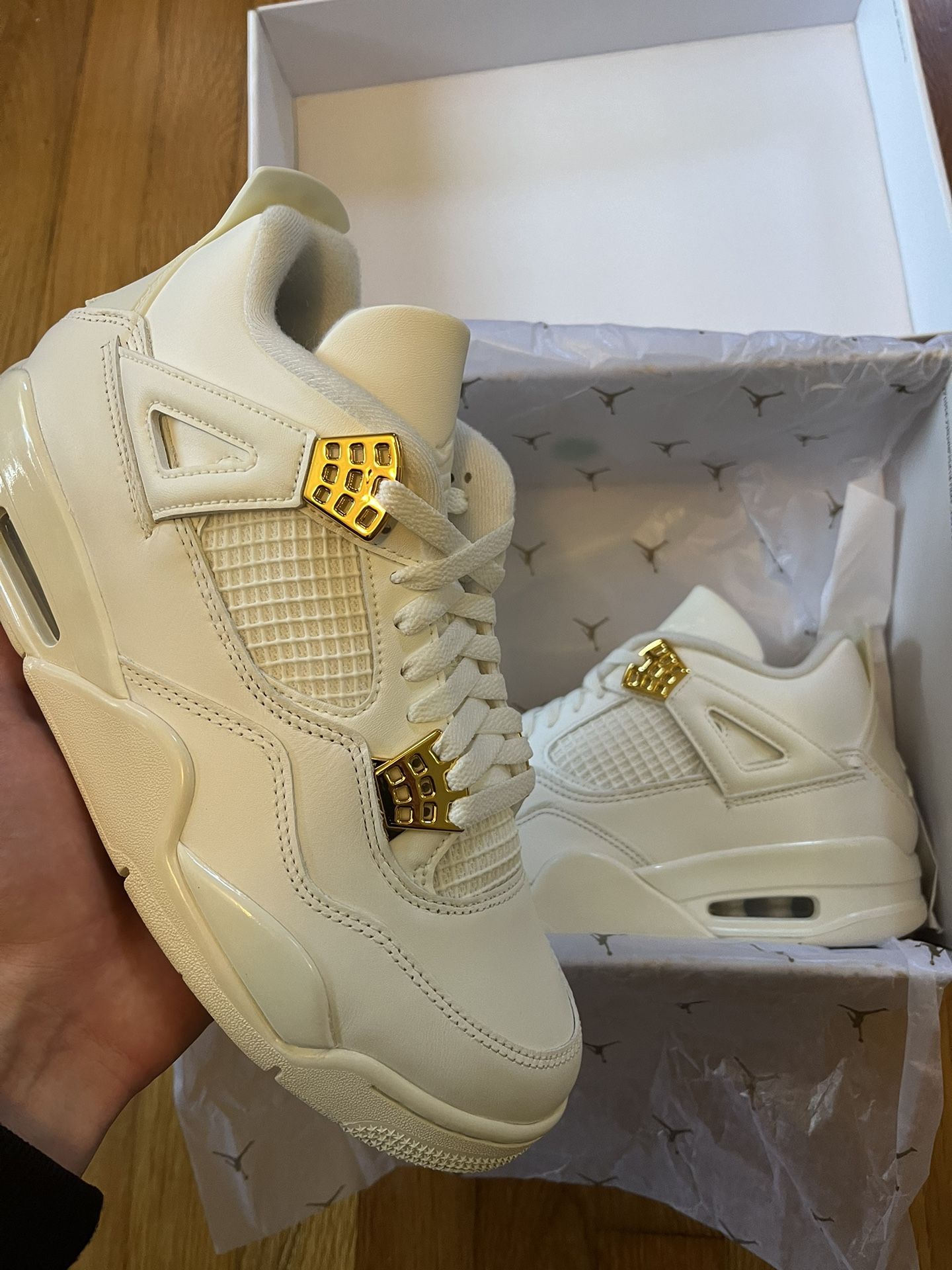 Jordan 4 ‘Gold Metallic’ Size 9.5M