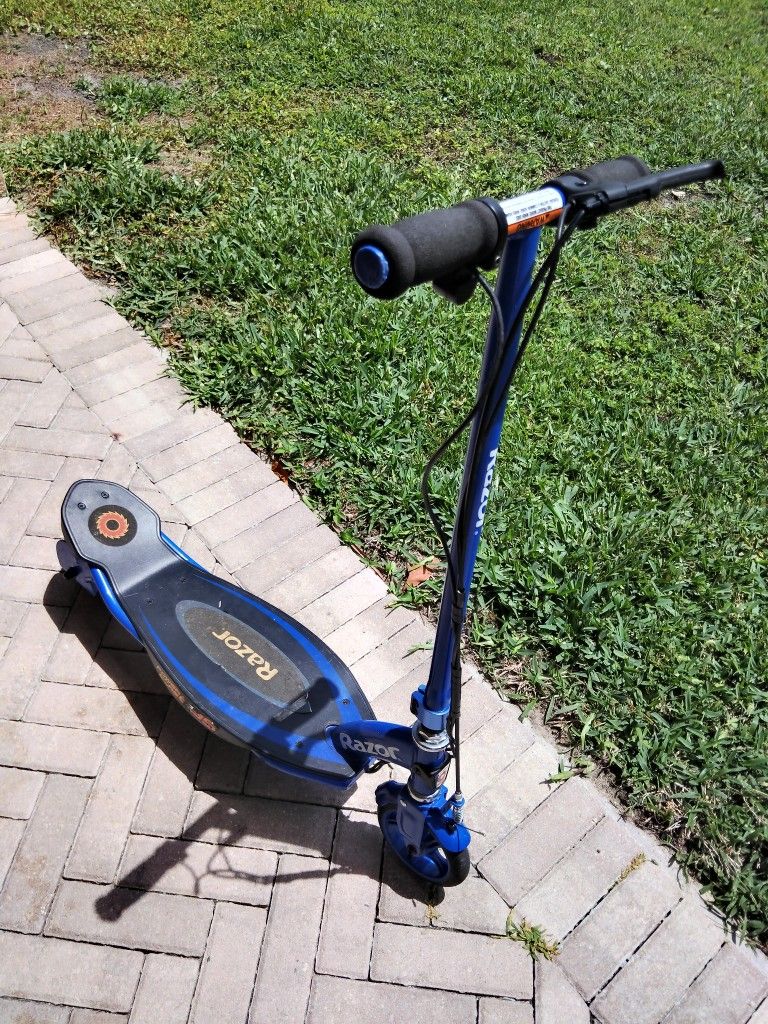 Razor Electric Scooter. Was Working. No Charger