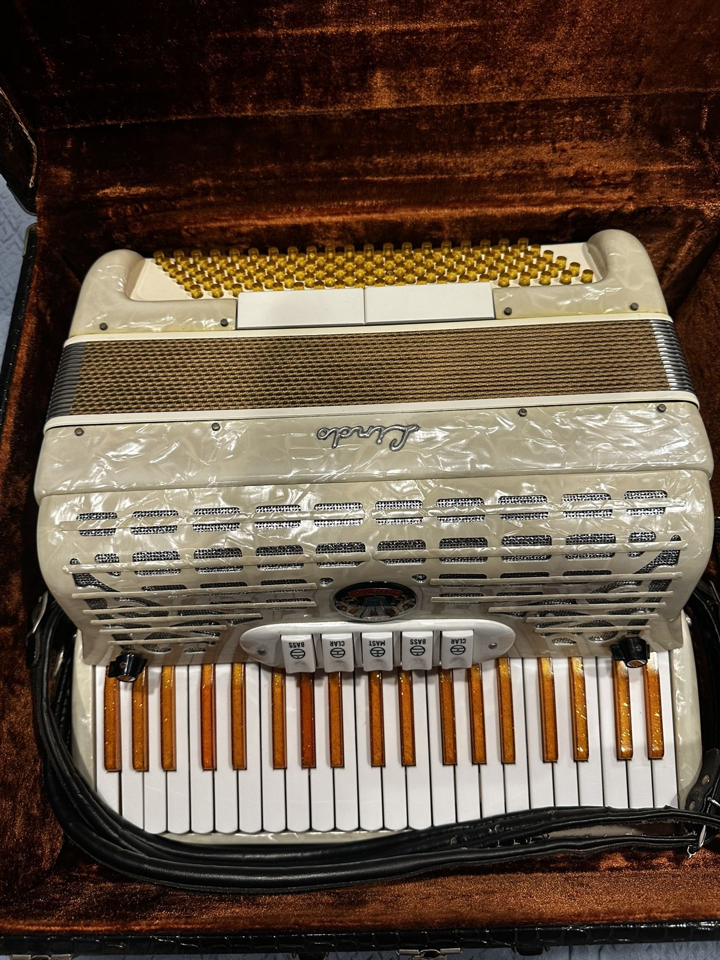 Lindo Vintage Italian Accordion 