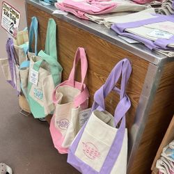 TRADER JOES PINK PASTEL CANVAS TOTE BAG. 