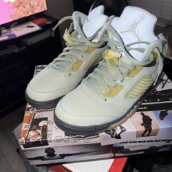 shoes size 10 , the hoodies size large and the shirt size medium 