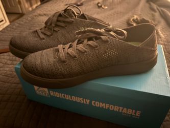 NEW - REEF Swellsole Neptune Sneaker - 65$