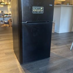 Haiser Mini Fridge 