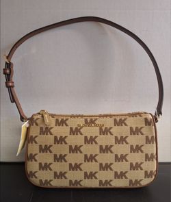 MICHAEL KORS JET SET BEIGE/EBONY NEW WITH TAGS
