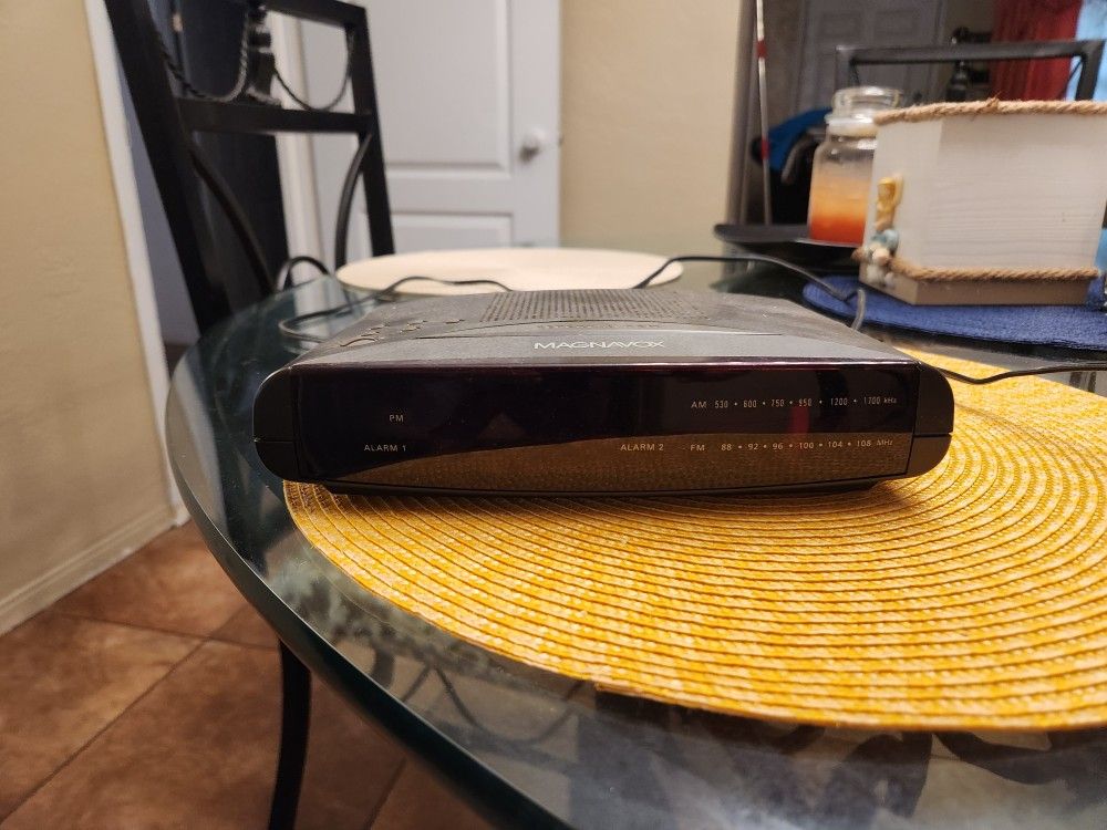 Magnavox AM/FM Clock Radio