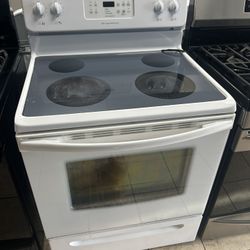 Frigidaire 220volt Electric Stove Asking 280