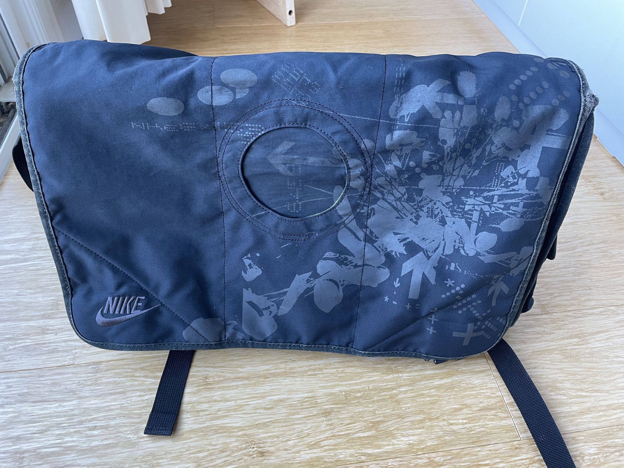 NIKE Messenger Bag