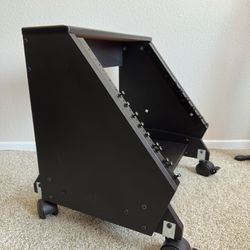 9U Rack Mount Thing With Casters