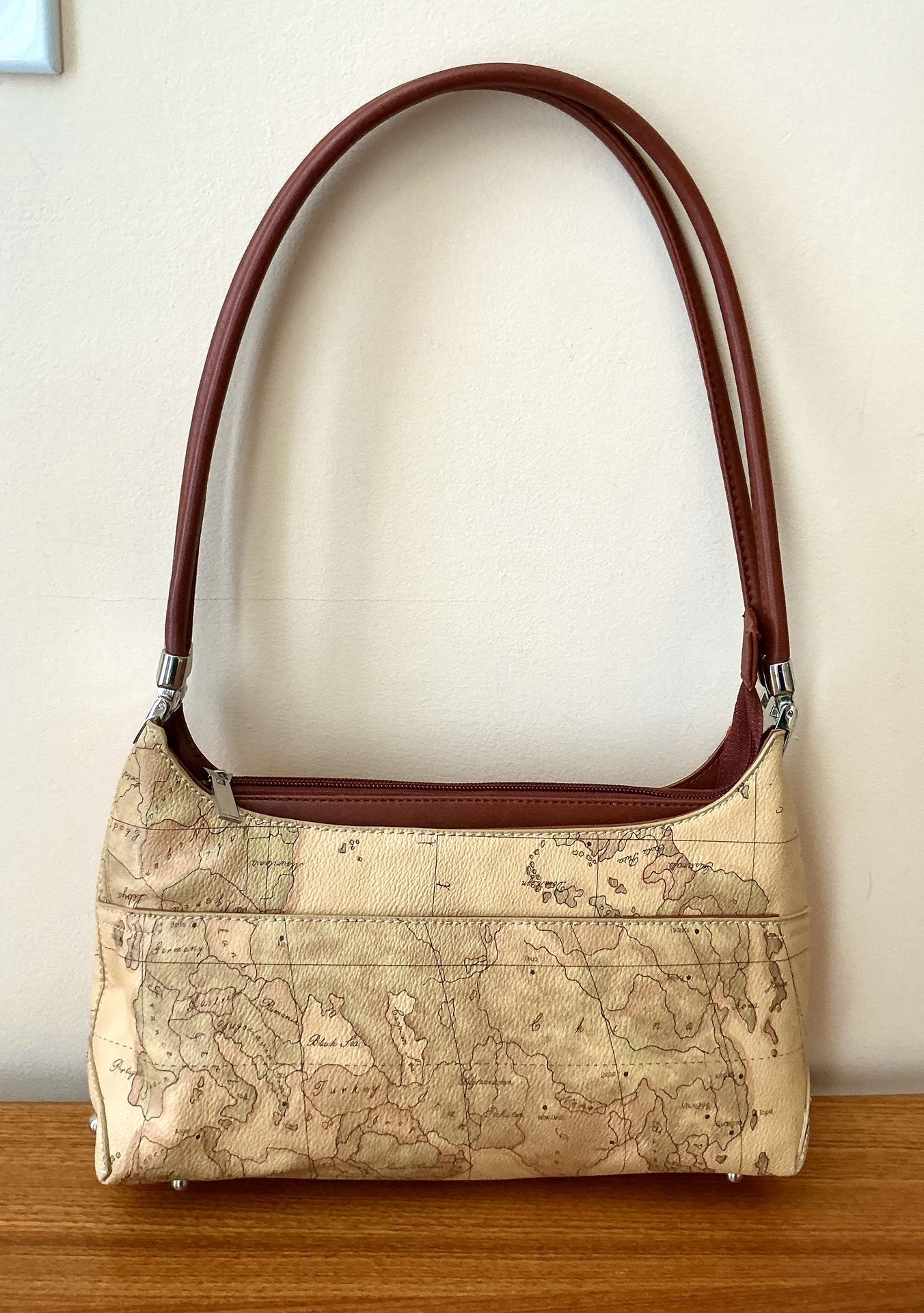 VTG Alviero Martini STYLE Faux Leather Geo Classic Medium Shoulder Bag NWOT