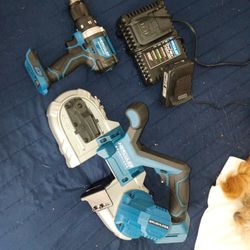 Hercules Hammer Drill And Bandsaw When A Charger And Two Points 0 Amp Battery