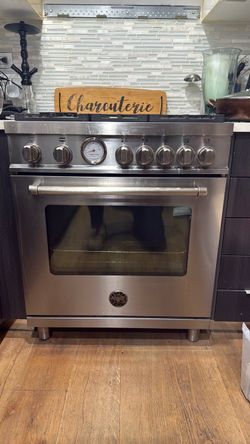 Gas Stove/Oven