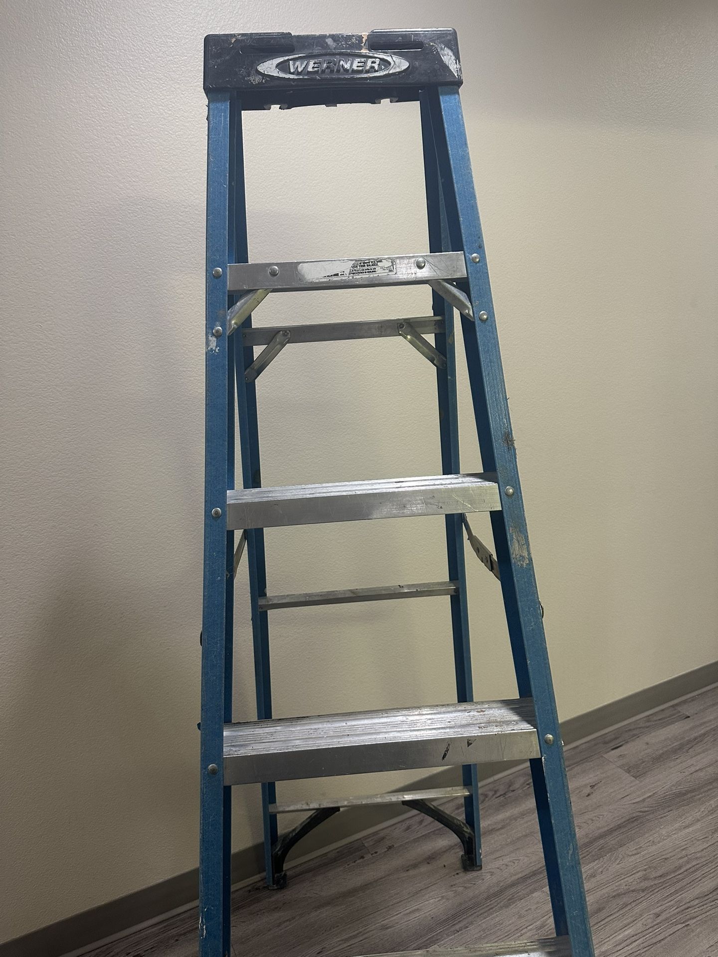 Ladder 6 Ft