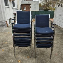 13 Stackable Chairs With Arms