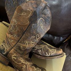 Women’s boots 