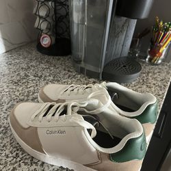 Calvin Klein Shoes Size 10.5
