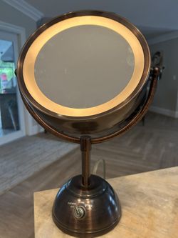 Magnifying Light Up Mirror