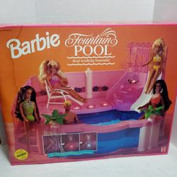 1993 Barbie Fountain Pool Playset With Barbies