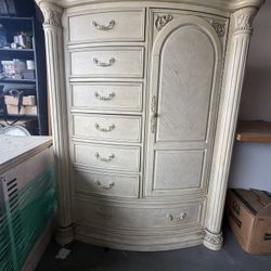 NEED GONE OFFER!! PICK UP ONLY.