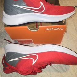 Nuevos Nike Size 4.5y De Niños 