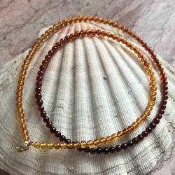 Vintage new graduated amber beads necklace 18k Gold Clasp