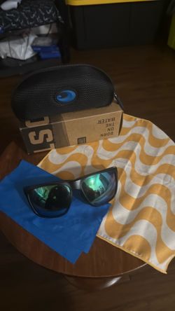 Costa Del Mar Xl Ferg , blk green polarized / and hull white gray polarized lens