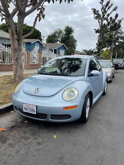 2010 Volkswagen New Beetle