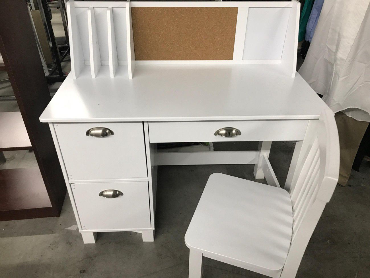 Kids craft toddler desk with chair white outboard bulletin boards drawers this is very nice $124.99 others retail this for $150