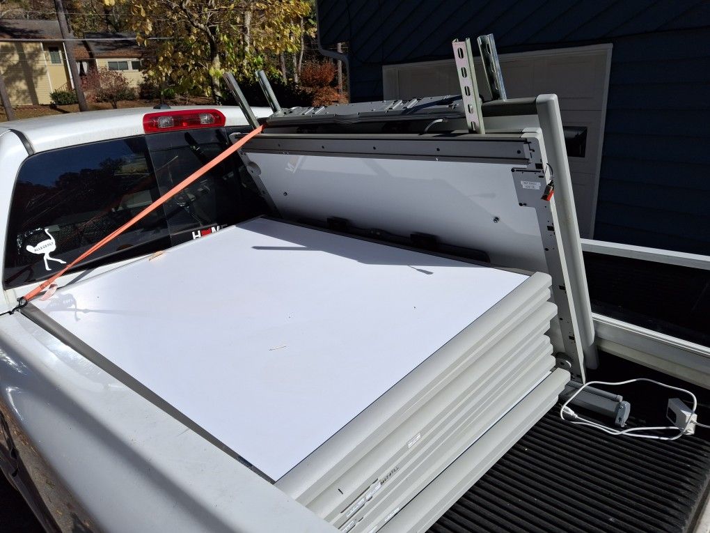 Smart Boards Projector Screens 