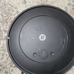 Robot vacuum/mop