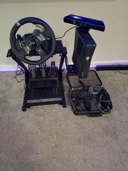 Logitech G920 Racing Wheel Pedals Stand Xbox 360 Kinect Bundle