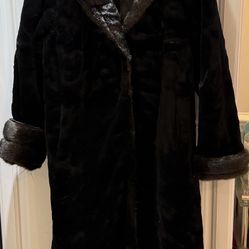 Luxurious Full length Black Faux Fur Coat 8