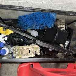 Fish Tank With A Lot Of Stuff 