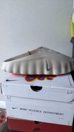Nike Mind 001