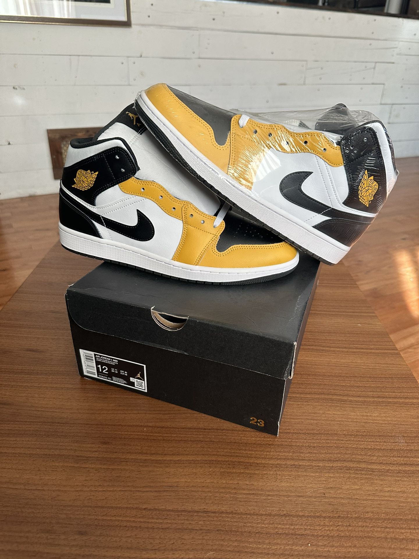 Air Jordan Ochre