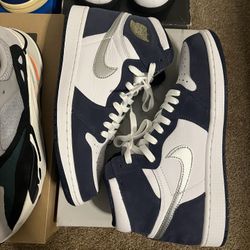 Jordan 1s Midnight Navy 