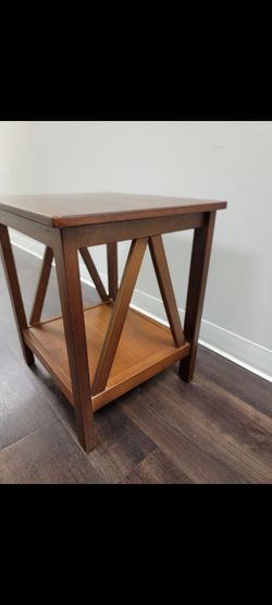 2 modern side tables