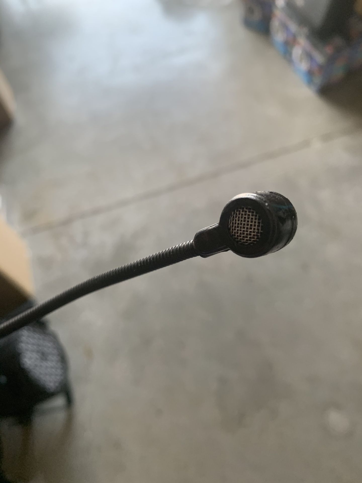 Headset microphone