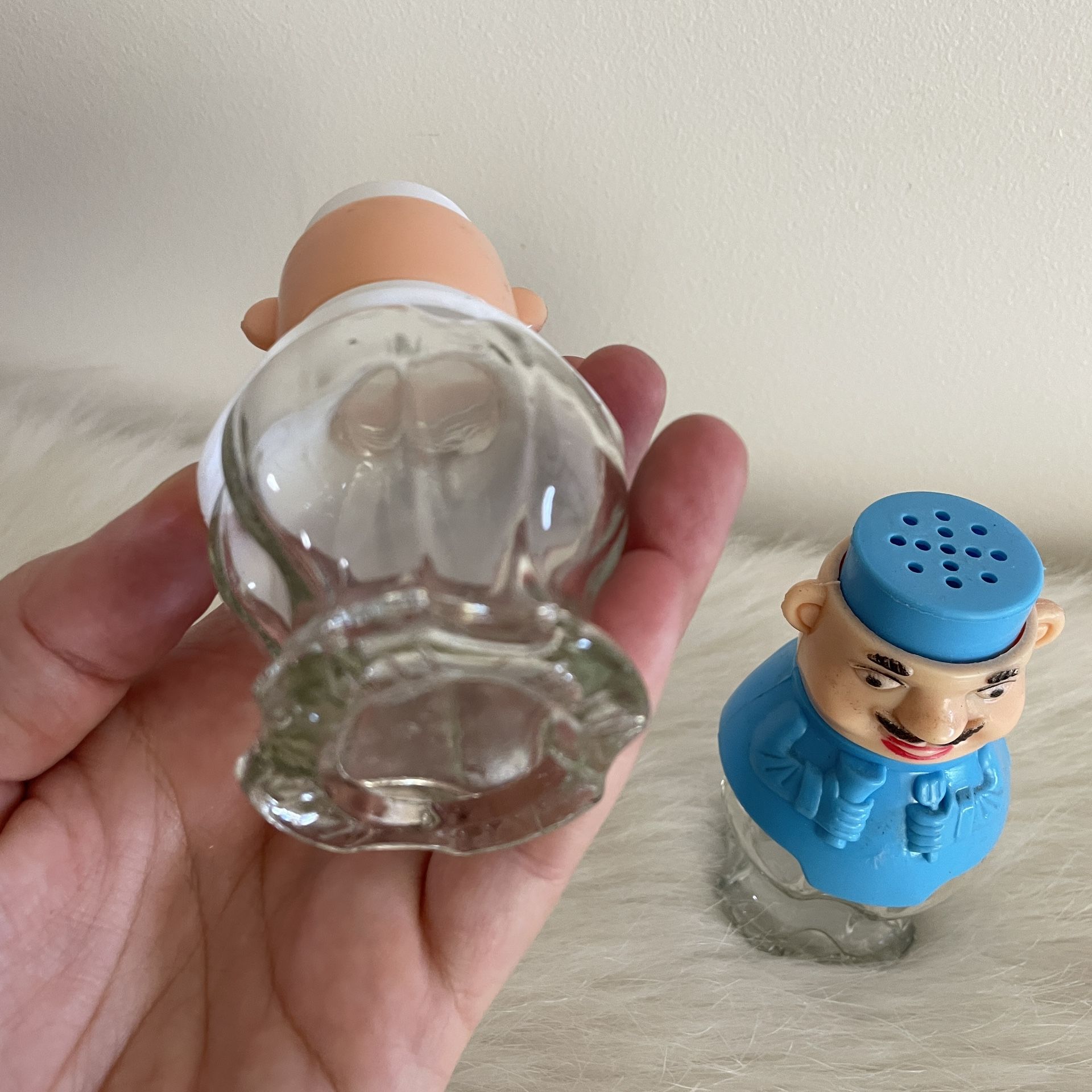 Vintage 1960's Italian Chef Salt Pepper Spice Shaker Keeper Set