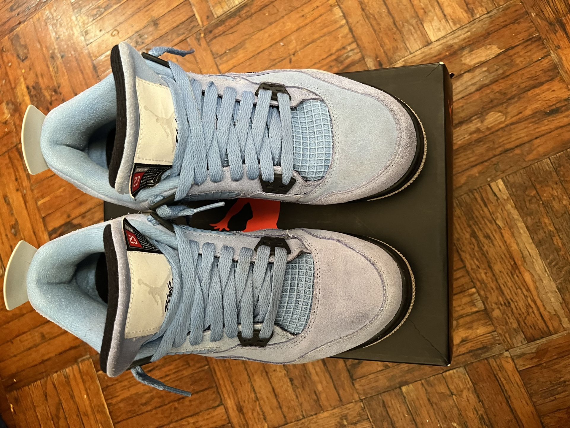 Jordan 4 University Blue Size 7Y Used