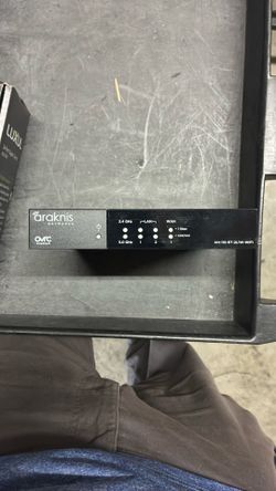 Gigabit Araknis AN-110-RT-2L1W 110 Series Single WAN Gigabit VPN Router