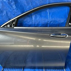 17-19 INFINITI QX30 FRONT LEFT SIDE DOOR ASSEMBLY GRAY (KAD) 