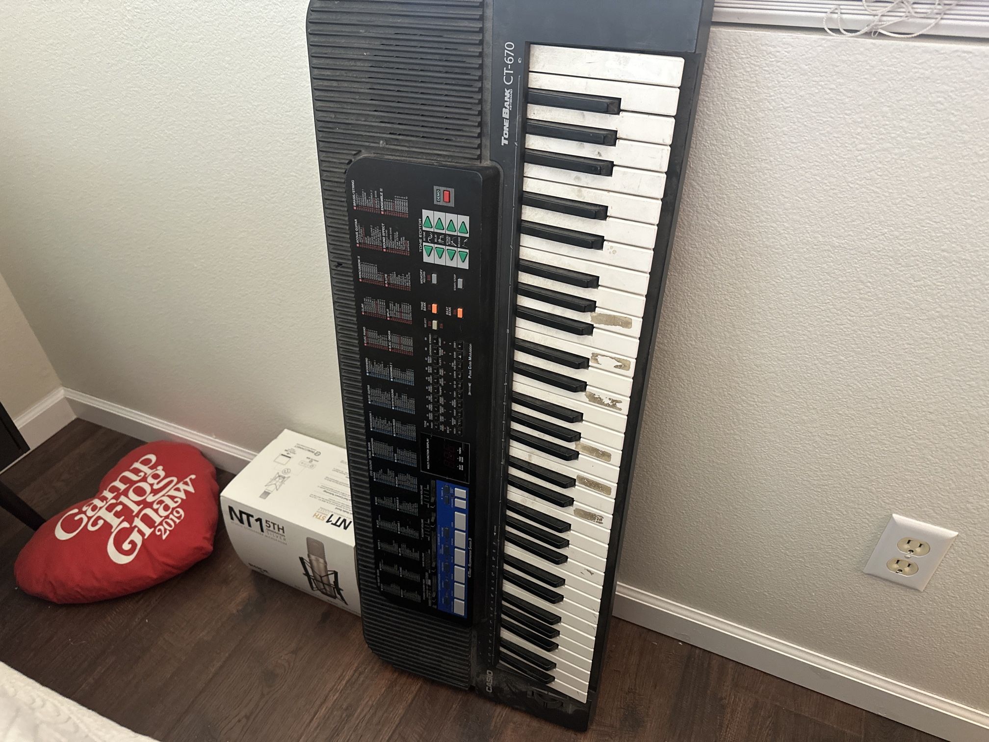 Casio Synth Tone Bank CT-670 (no power cable)