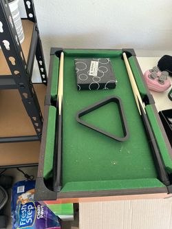 Mini Tabletop Pool Table – Excellent Condition