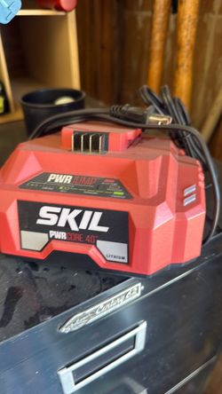 SKIL PWRCore 40 PWR Battery Charger