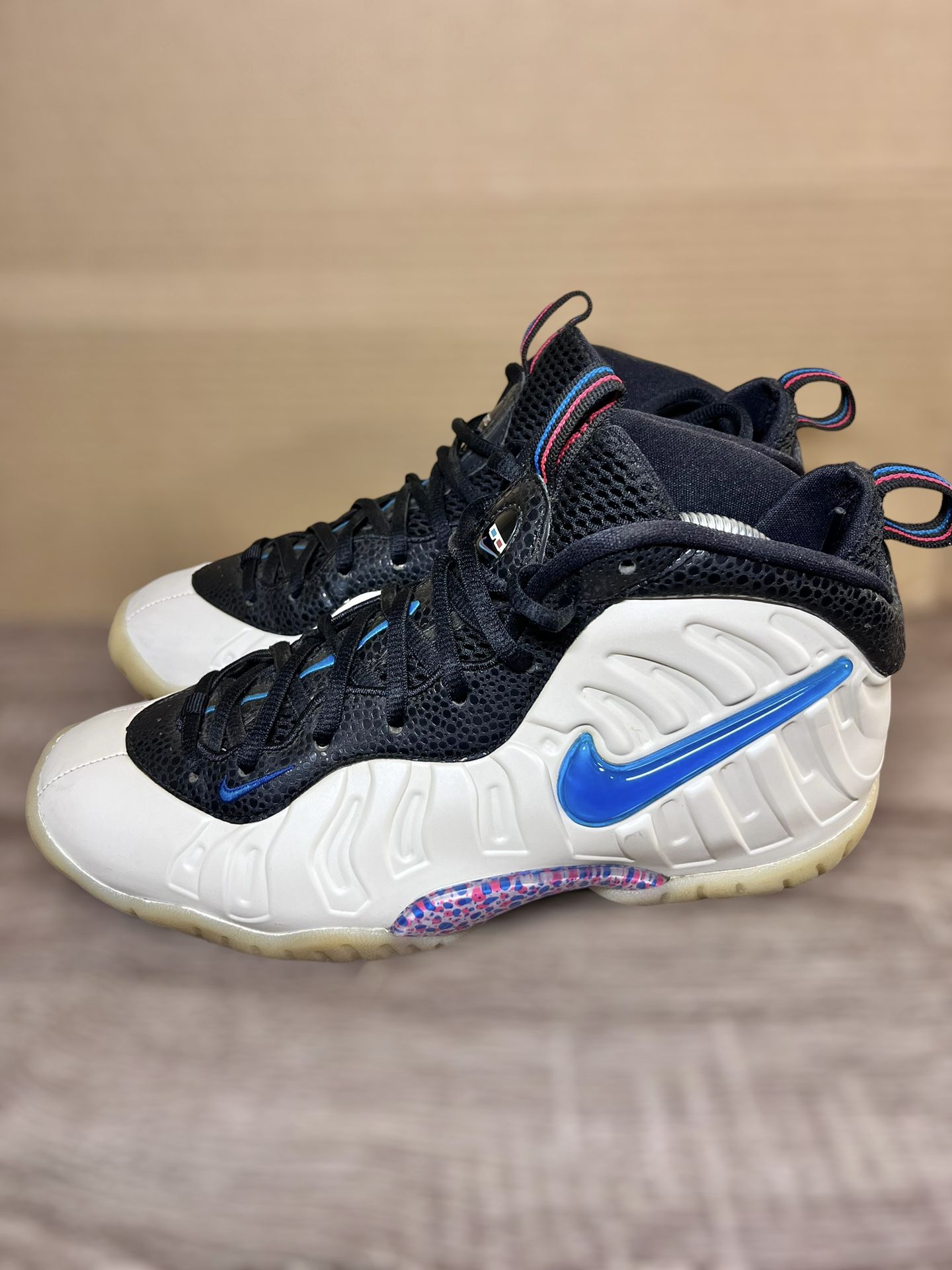 Nike Air Foamposite Pro White Blue Black 3D GS Size 7Y